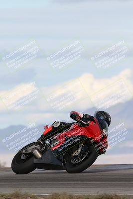 media/Nov-16-2025-Race Pace (Sun) [[8c5fa54630]]/Non Verified Riders (1st 20 Minutes)/7-Turn 9 Entry (210pm)/